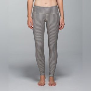 Lululemon Wunder Under Pant
Pine Stripe Inkwell Mojave Tan.
Size 10. 
Pristine.